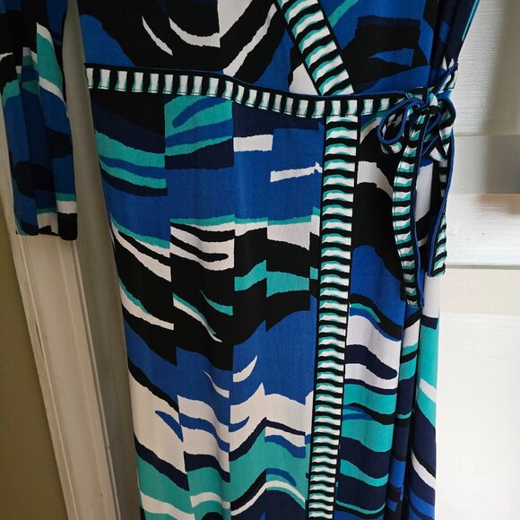 BCBG Wrap Dress Ocean Colours - Picture 5 of 6